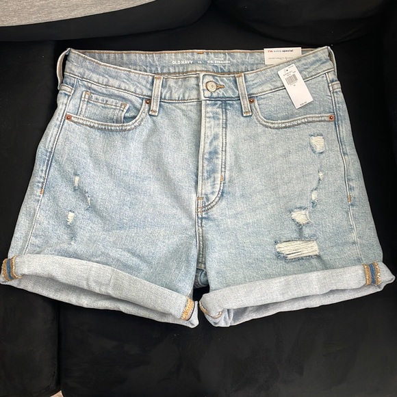 Old Navy Pants - BNWT old navy straight high rise 5” denim shorts